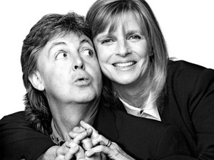 Paul McCartney diz ter chorado por um ano quando sua esposa morreu