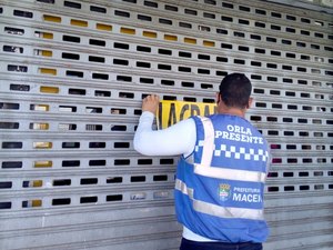 Fiscalização apreende lenha, fogos e lacra estabelecimentos em Maceió