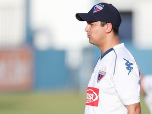 Fortaleza demite Marquinhos Santos, contrata Bonamigo e direção renuncia 