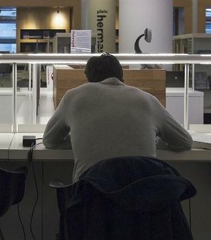 Depressão será a principal causa de afastamento do trabalho até 2020, diz OMS