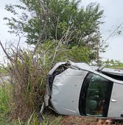 Homem morre em capotamento na Avenida Cachoeira do Meirim