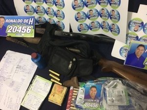 Polícia apreende santinhos e R$ 1.380 em espécie na casa de candidato a vereador