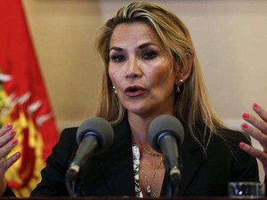 Bolívia anuncia expulsão de diplomatas da Venezuela