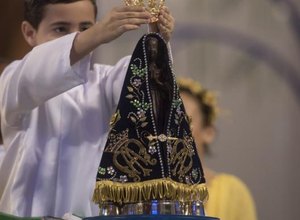 Fiéis celebram 300 anos do encontro da imagem de Nossa Senhora Aparecida