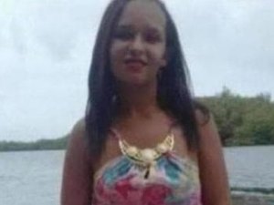 Mulher esfaqueada pelo marido na véspera de Natal morre e suspeito se entrega à polícia