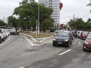 Agentes da SMTT prestam apoio durante vacinação contra a Covid-19