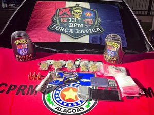 Homem é preso com arma de fogo e drogas no Vale do Reginaldo, em Maceió