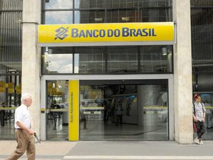 Caixa e Banco do Brasil cortam 21,2 mil empregados