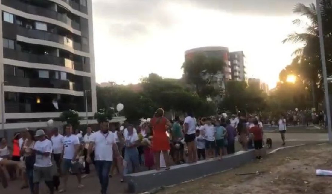 Moradores protestam contra proposta de abrir ruas no Corredor Vera Arruda