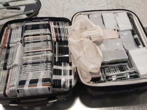 Passageiro é preso com 246 iPhones dentro de mala no Aeroporto de Guarulhos