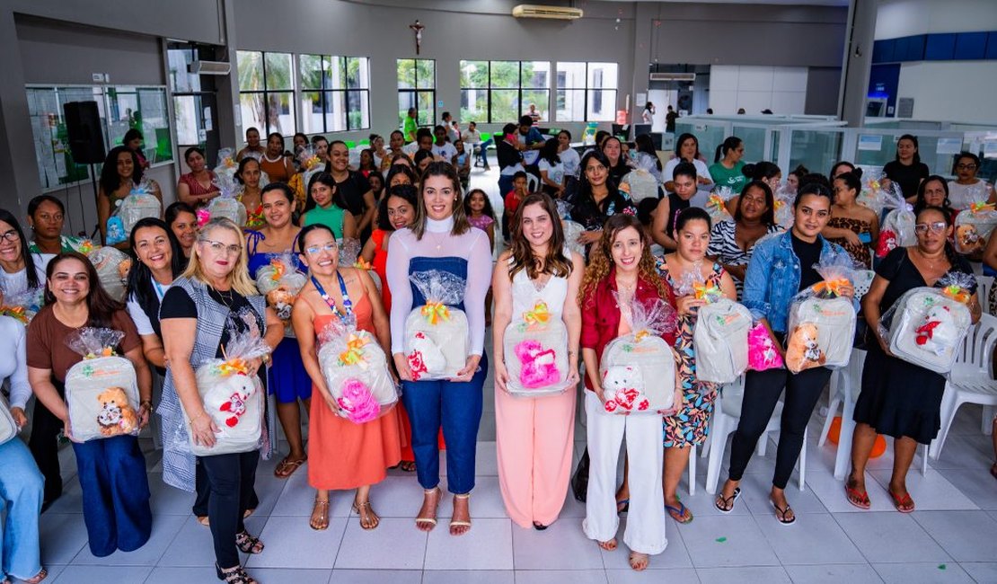 Projeto “Mãe Arapiraquense” beneficia gestantes com 65 enxovais