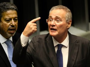 Renan Calheiros reage a acordo entre Lira, JHC e Gaspar com novos ataques no Senado