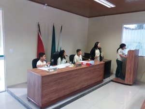 Câmara Municipal de Messias recebe visita de alunos da Escola Paraíso Rural