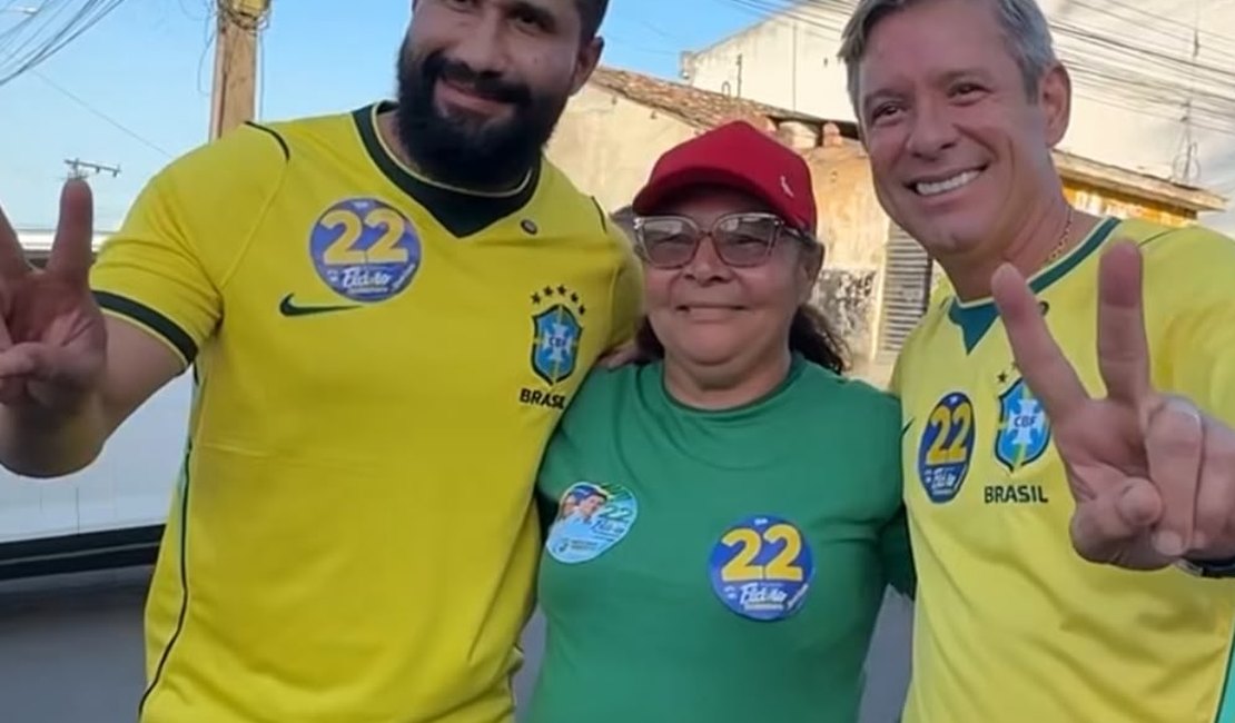 Bebeto e Fábio Costa participam de carreatas por Flávio e Alfredo em Porto Calvo e União
