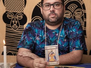 Previsões apontam perigo para JHC, dificuldades para governador e mudanças para Carlinhos Maia e jogadora Marta