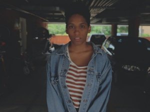 Mahmundi desembarca em Maceió com estilo próprio