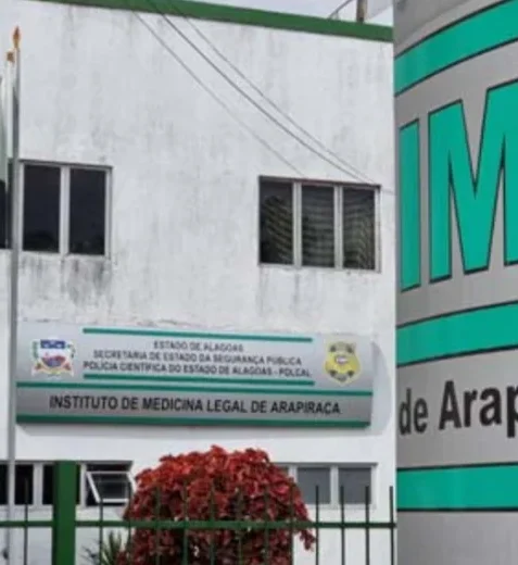 Homem é encontrado morto em calçada em Arapiraca; suspeita é de execução