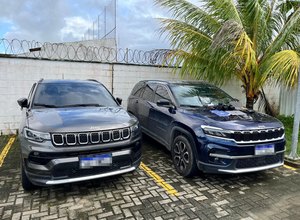 Polícia apreende carros de luxo e arma com suspeito de desviar R$ 650 mil de universidade