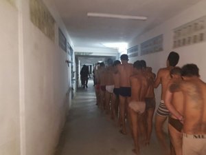 Agentes impedem fuga de cerca de 40 detentos de duas penitenciárias