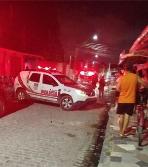 Homem é morto com tiros nas costas e suspeitos fogem a pé no município de Rio Largo