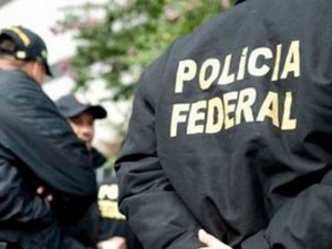 PF apreende arma em posse de policial que fazia segurança a candidato a prefeito
