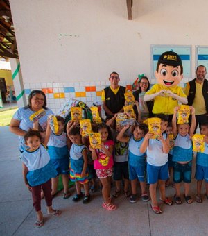 Ação solidária de Natal da SMTT atende mais de 500 crianças no Brisa do Lago em Arapiraca