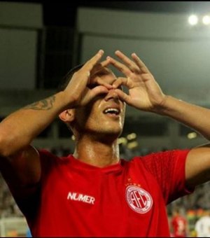 Alvo do Vasco, Tiago Orobó marcou de cabeça mais de 40% dos seus gols na última temporada