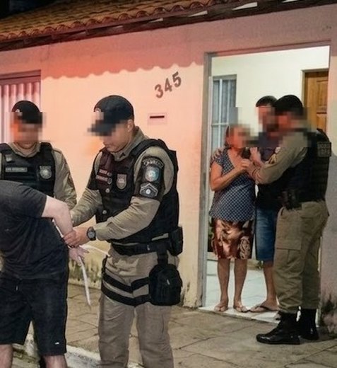 Homem agride mulher e é preso ao fugir para casa da mãe em Palmeira dos Índios