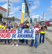 [Vídeo] Trabalhadores dos Correios realizam protesto e ameaçam greve em AL