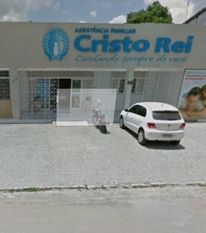 Homem tenta roubar funerária mas é contido por populares e acaba  preso
