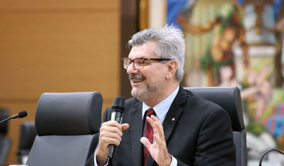 Ministro do STJ,  Marco Buzzi, é internado com Covid-19 em Brasília