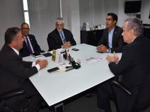 Candidato entrega denuncia de venda de votos ao Ministério Público Estadual