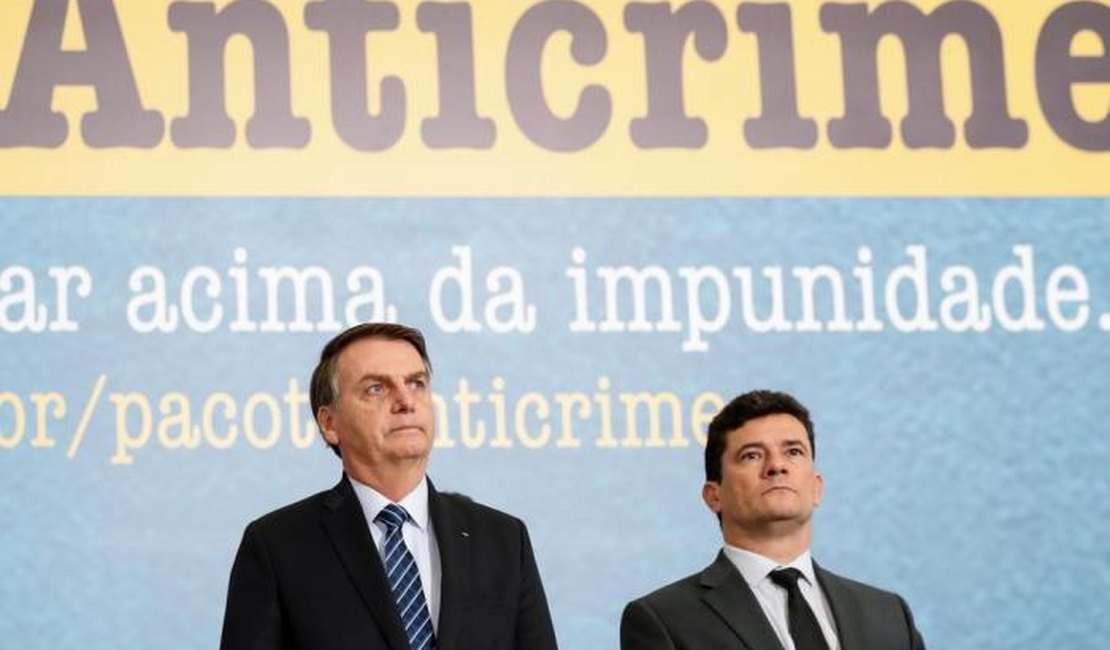 Bolsonaro demite diretor da Polícia Federal indicado por Moro