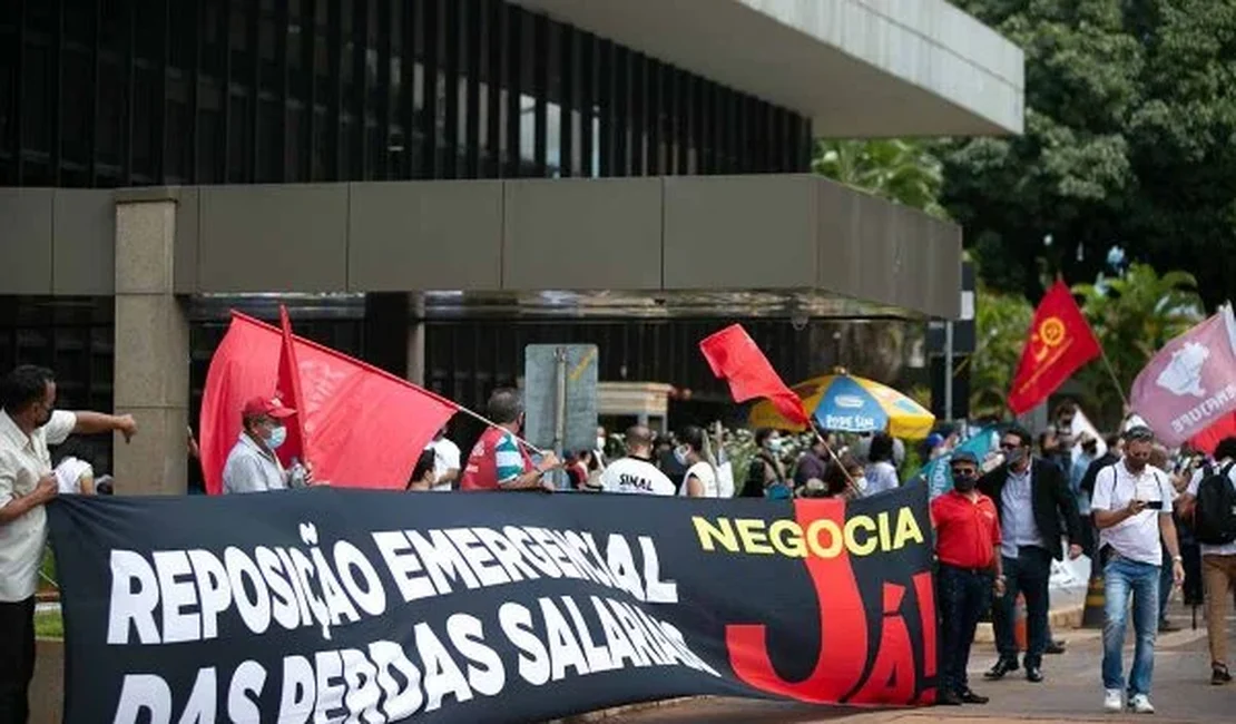 Governo Federal enfrenta greve no Banco Central, INSS e Ministério do Trabalho