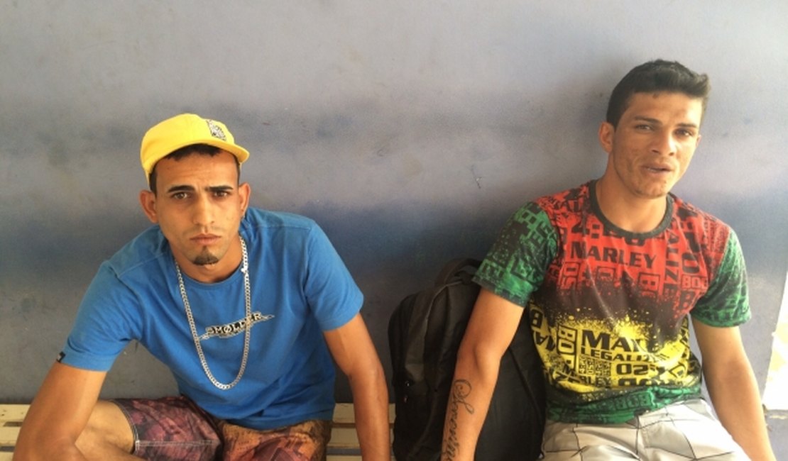 Dois jovens são presos com moto roubada no bairro Planalto