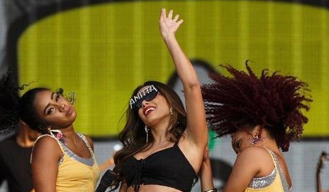 Anitta comemora 10 anos de carreira: 'Nada melhor do que realizar sonhos'