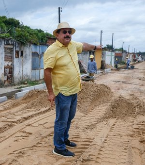 Moradores de Rio Largo são beneficiados com obras de pavimentação e drenagem