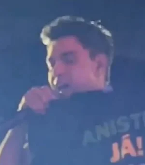 Zezé Di Camargo pede anistia a presos do 8 de Janeiro em show