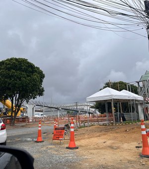 Passarela do Canaã é removida para ampliação da Durval de Góes Monteiro