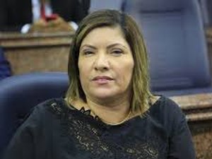 'Não me alegro com essa situação', diz Ana Hora sobre substituir Silvânio Barbosa na Câmara de Maceió