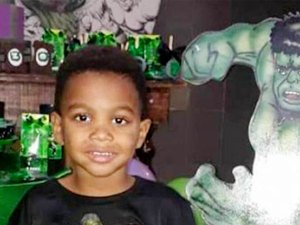 Corpo de menino morto em sua festa de aniversário será enterrado hoje