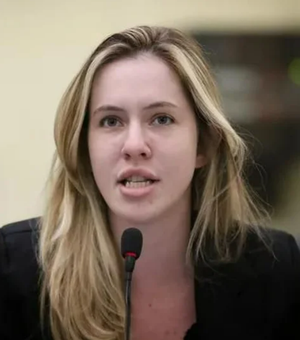 Arquidiocese de Maceió proíbe fogos com estampido e deputada Cibele Moura comemora