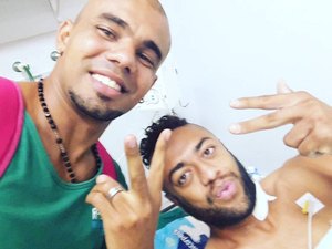 Recuperado de convulsão e parada cardíaca, atacante quer voltar a jogar