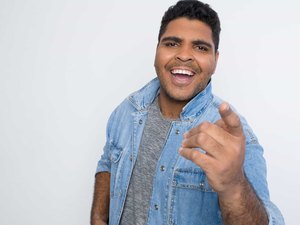 Comediante Paulo Vieira contrai meningite e é internado no Rio