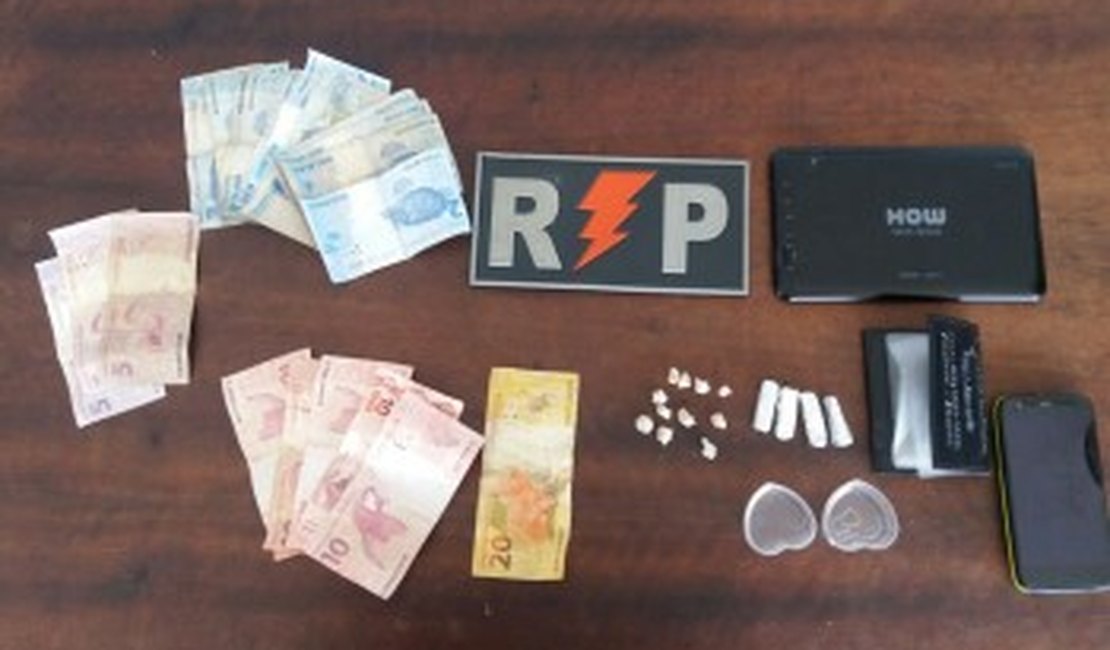 Três suspeitos de tráficos são presos com drogas e dinheiro em Arapiraca