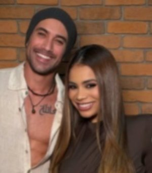 Lexa diz evitar cenas de beijo de Ricardo Vianna na TV: 'Pulo todas'