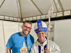 Leonardo Dias entrega Título de Cidadão Honorário de Maceió a Dom Beto Breis