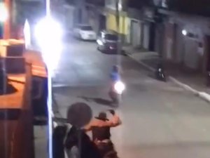 [Vídeo] Jovem sofre chicotadas e facada em Porto Calvo