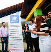 Em Limoeiro de Anadia, Governo do Estado entrega 13ª Escola do Coração
