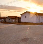 Prefeitura de Arapiraca entrega primeiro lote de casas populares a famílias em vulnerabilidade da Mangabeiras
